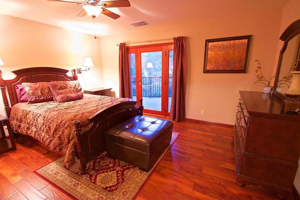 Riverfront Property With Waterfalls Near Yosemite And Bass Lake آوكهيرست الغرفة الصورة